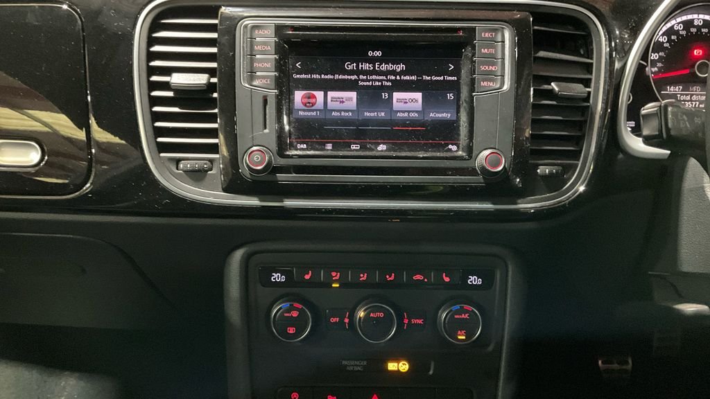 Used Volkswagen Beetle 2016 for sale - 78030597: Photo 3