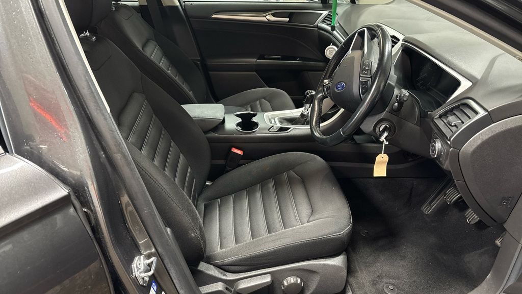 Used Ford Mondeo 2018 for sale - 76356458: Photo 2