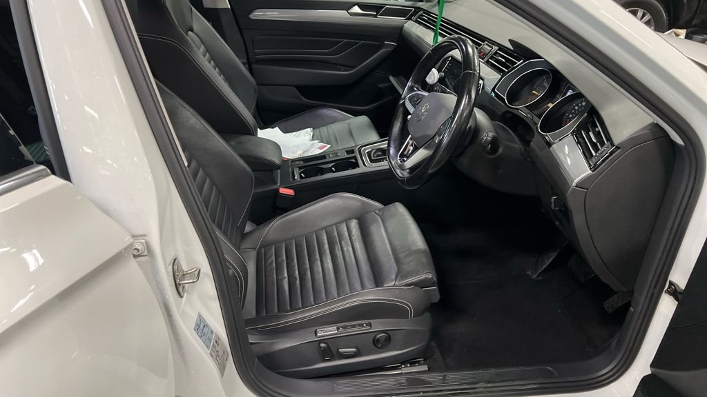 Used Volkswagen Passat 2020 for sale - 76372490: Photo 2