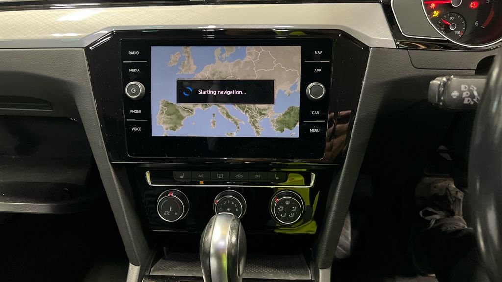 Used Volkswagen Passat 2020 for sale - 76372490: Photo 3