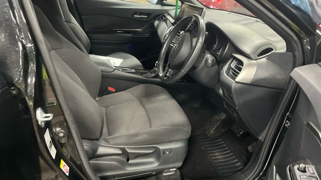 Used Toyota C-HR 2019 for sale - 77748566: Photo 2