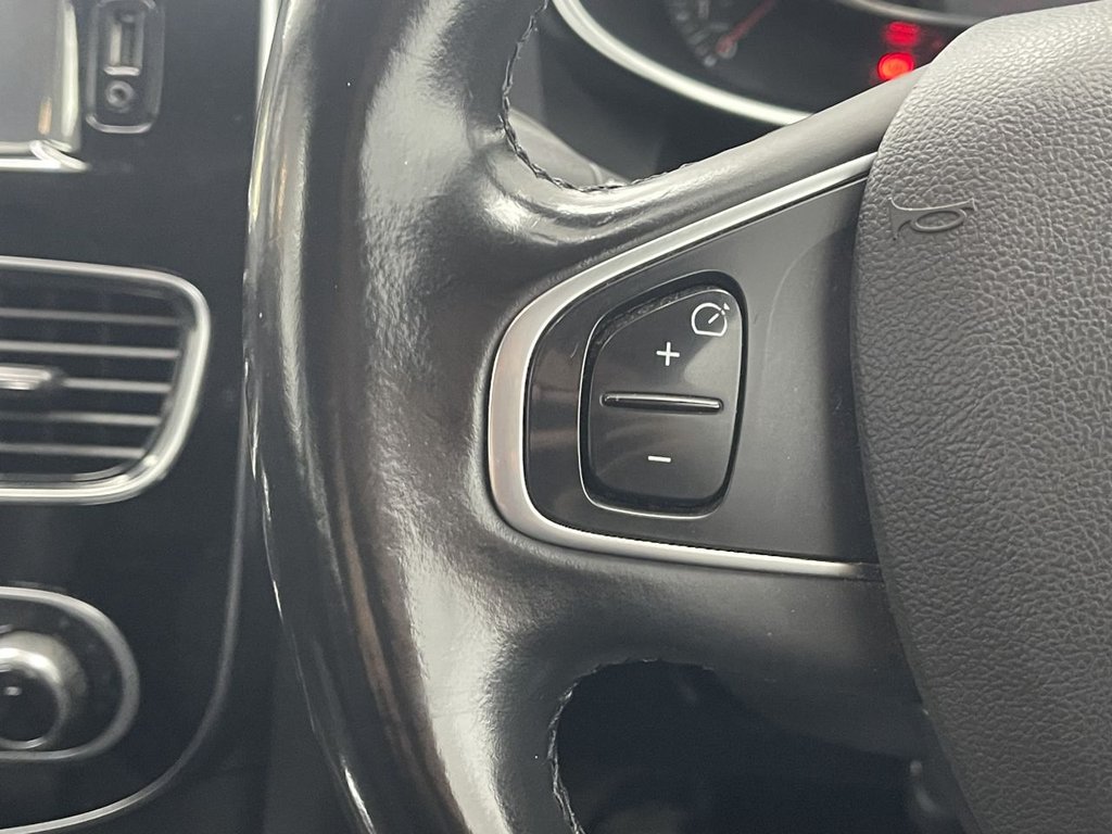 Used Renault Clio 2017 for sale - 76487036: Photo 23