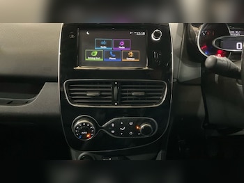 Used Renault Clio 2017 for sale - 76487036: Photo