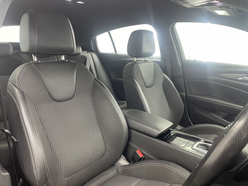 Used Vauxhall Insignia 2019 for sale - 77232021: Photo 2