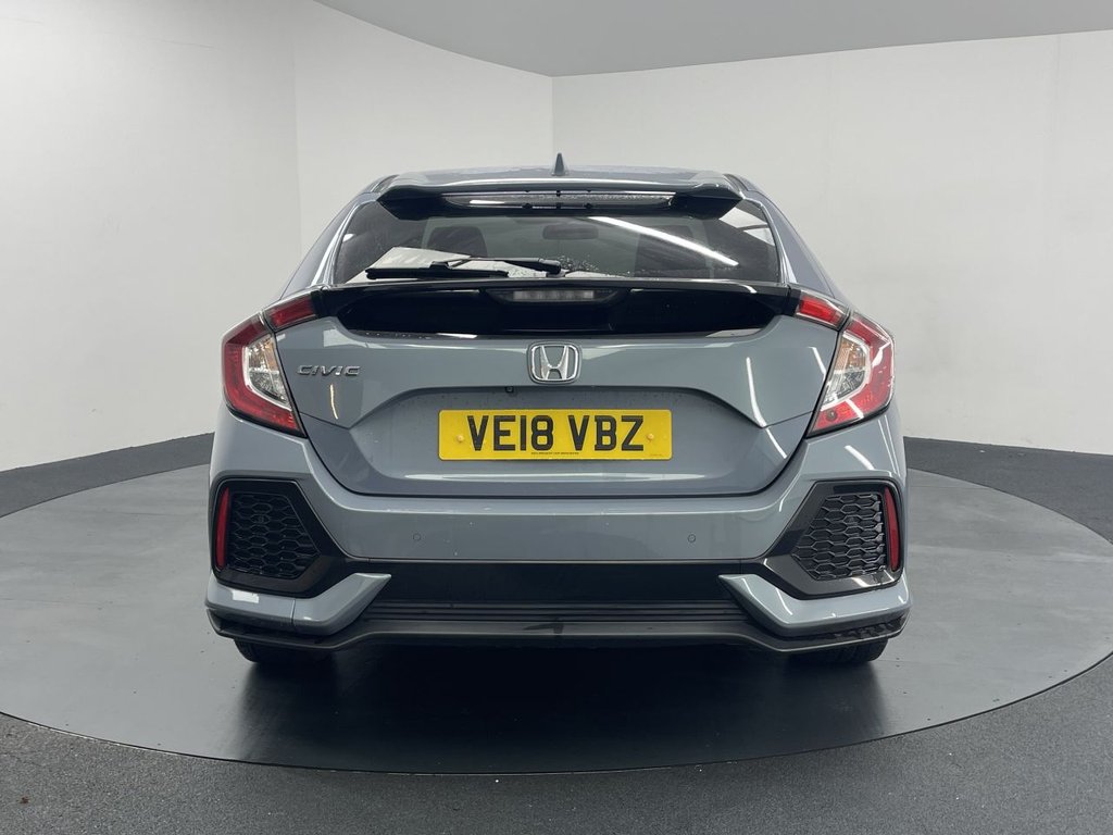 Used Honda Civic 2018 for sale - 76632153: Photo 10