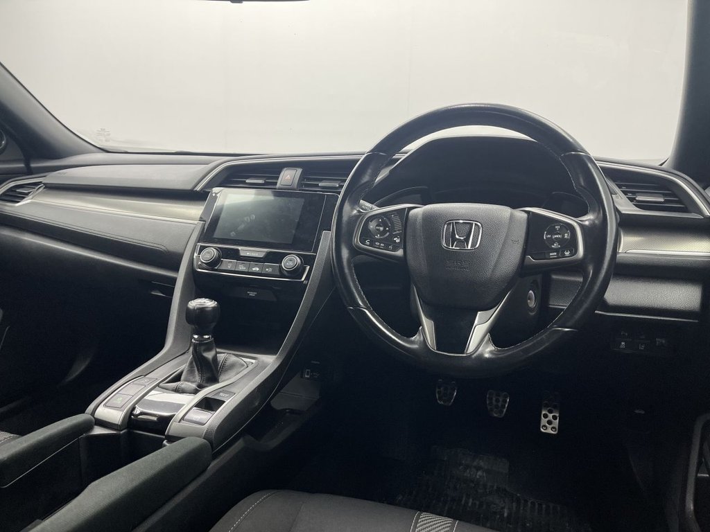 Used Honda Civic 2018 for sale - 76632153: Photo 19