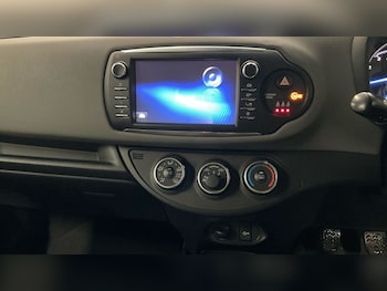 Used Toyota Yaris 2018 for sale - 77356493: Photo