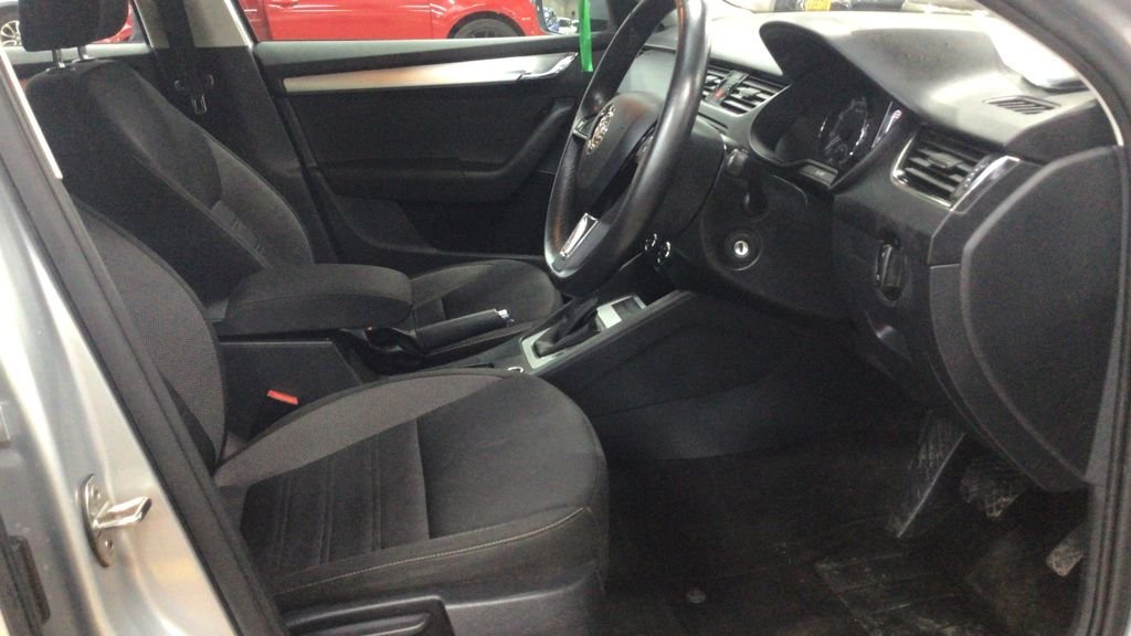 Used Skoda Octavia 2017 for sale - 77779979: Photo 2