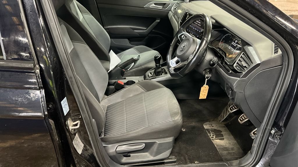 Used Volkswagen Polo 2018 for sale - 76430434: Photo 2