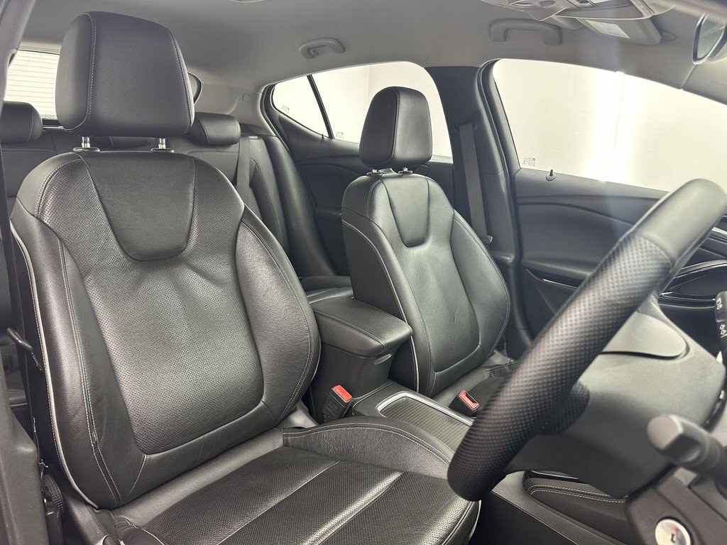 Used Vauxhall Astra 2016 for sale - 77806913: Photo 2