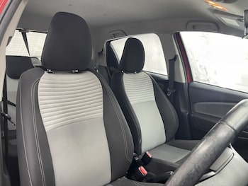 Used Toyota Yaris 2018 for sale - 77327665: Photo