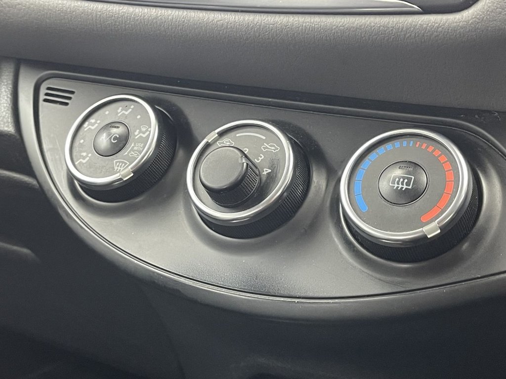 Used Toyota Yaris 2018 for sale - 77327665: Photo 30