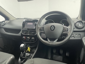 Used Renault Clio 2018 for sale - 76132545: Photo