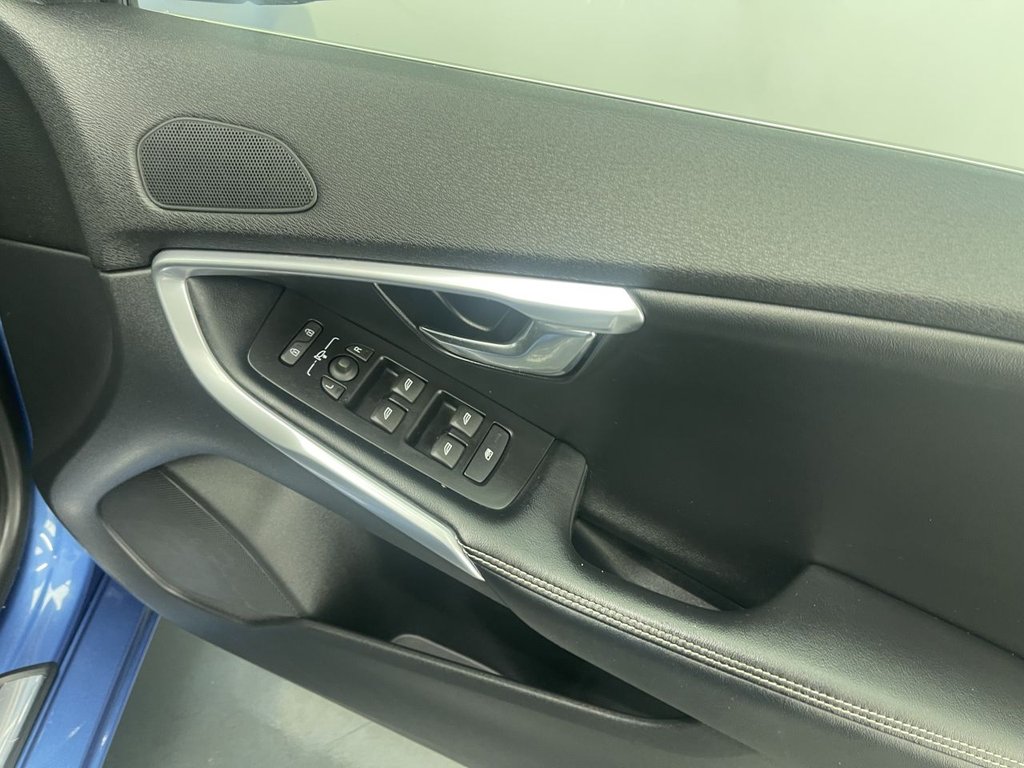 Used Volvo V40 2018 for sale - 76003490: Photo 18
