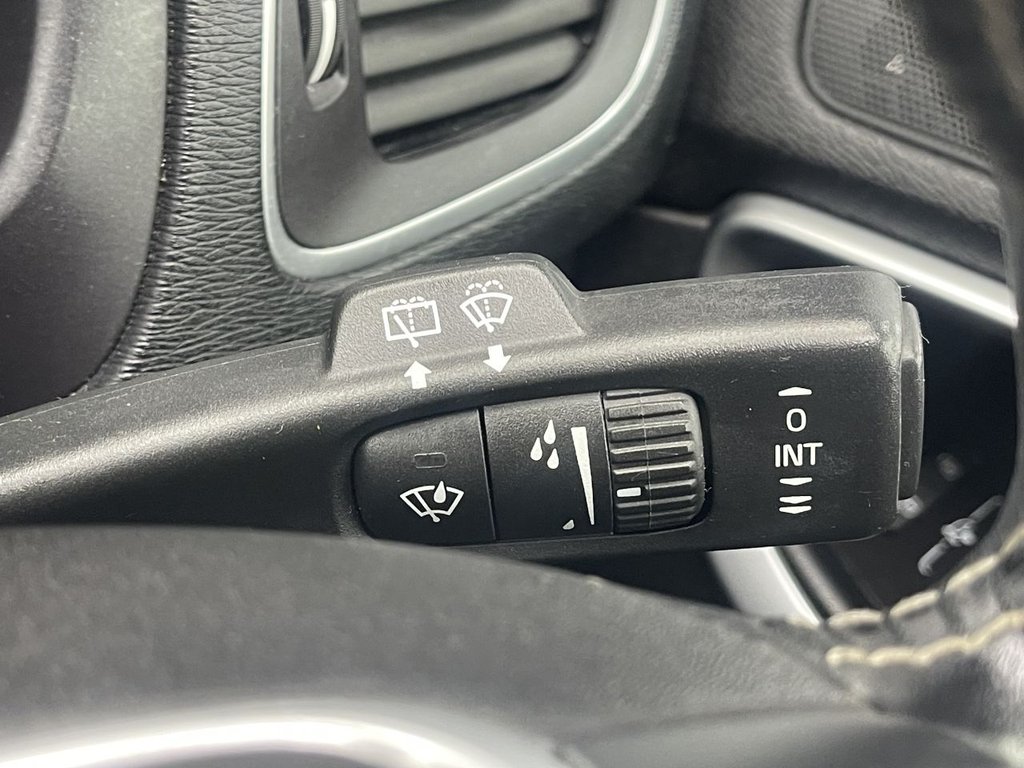Used Volvo V40 2018 for sale - 76003490: Photo 22