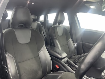 Used Volvo V40 2018 for sale - 76003490: Photo 2