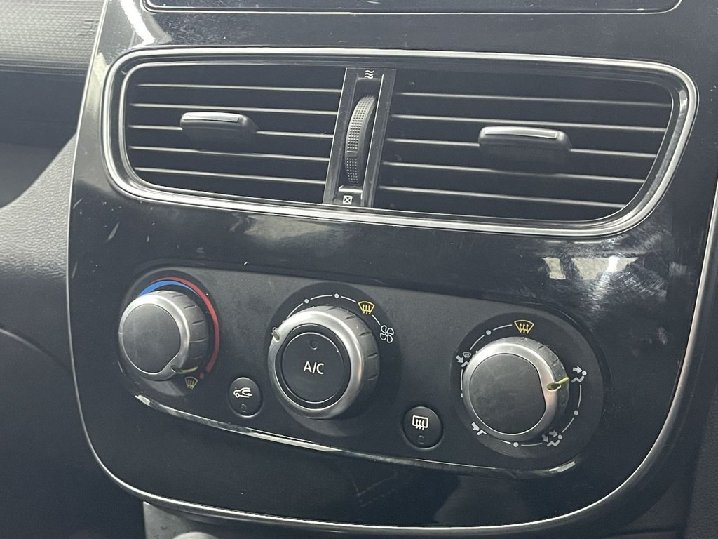 Used Renault Clio 2017 for sale - 77551863: Photo 29