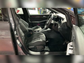 Used Volkswagen Golf 2022 for sale - 77547609: Photo