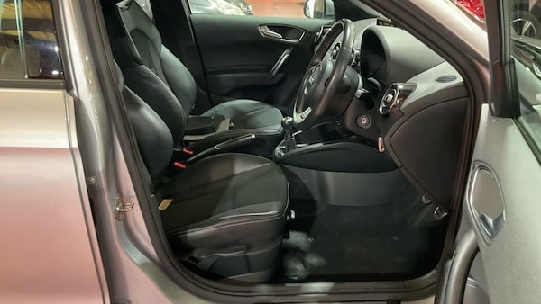 Used Audi A1 2018 for sale - 76185577: Photo 2
