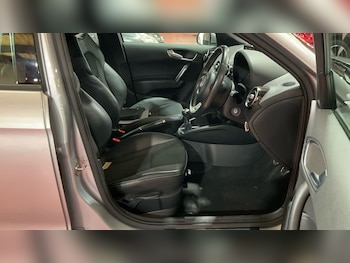 Used Audi A1 2018 for sale - 76185577: Photo 2