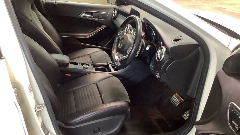 Used Mercedes-Benz GLA 2015 for sale - 76376222: Photo 2