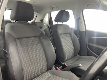 Used Volkswagen Polo 2014 for sale - 77383629: Photo