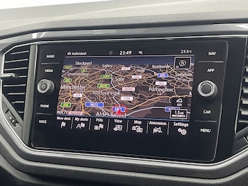 Used Volkswagen T-Roc 2020 for sale - 75410937: Photo