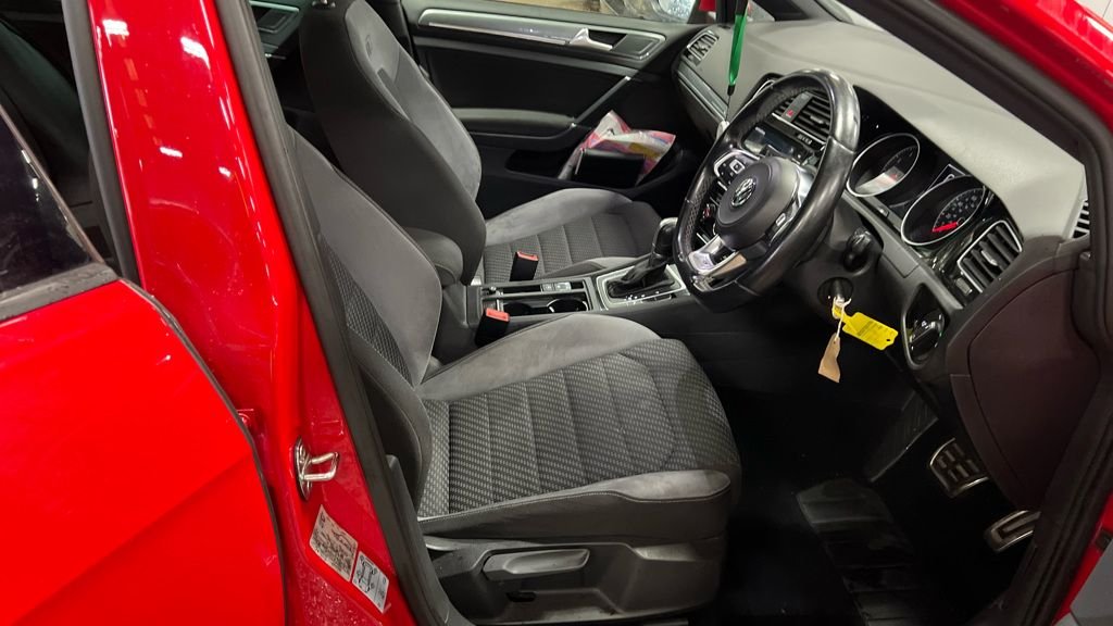 Used Volkswagen Golf 2018 for sale - 76372491: Photo 2