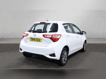 Used Toyota Yaris 2019 for sale - 77976288: Photo