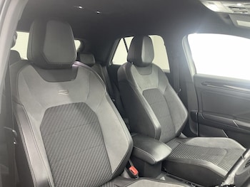 Used Volkswagen T-Roc 2021 for sale - 76047899: Photo 2
