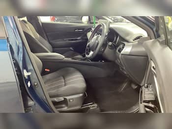 Used Toyota C-HR 2023 for sale - 79742998: Photo