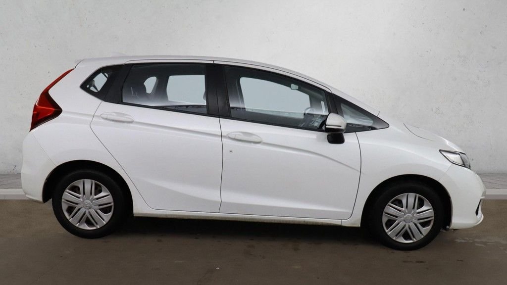 Used Honda Jazz 2018 for sale - 76731243: Photo 8