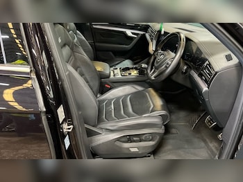 Used Volkswagen Touareg 2018 for sale - 75979741: Photo 2