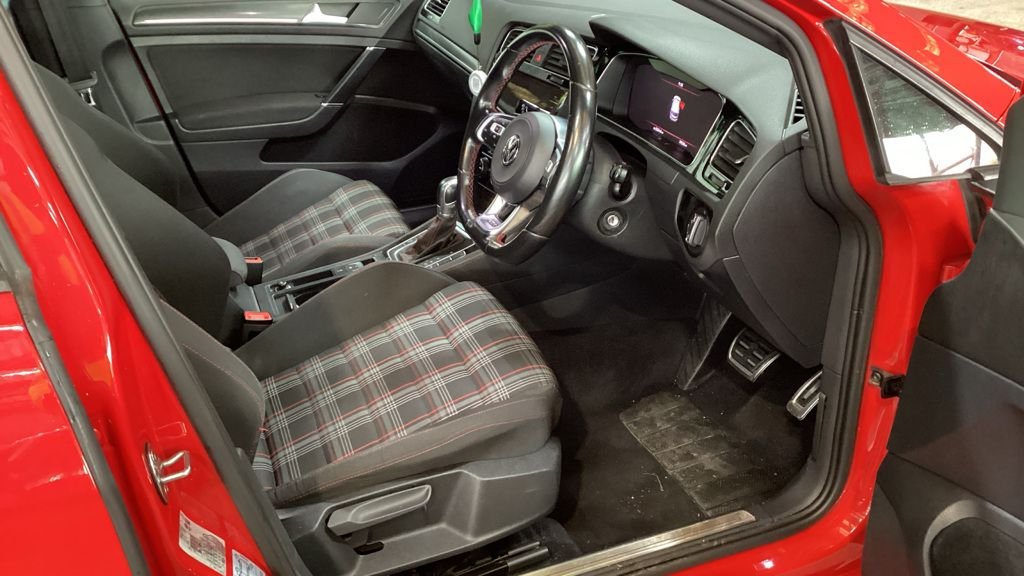 Used Volkswagen Golf 2019 for sale - 76356451: Photo 2