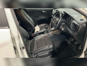 Used Kia Stonic 2021 for sale - 76574805: Photo