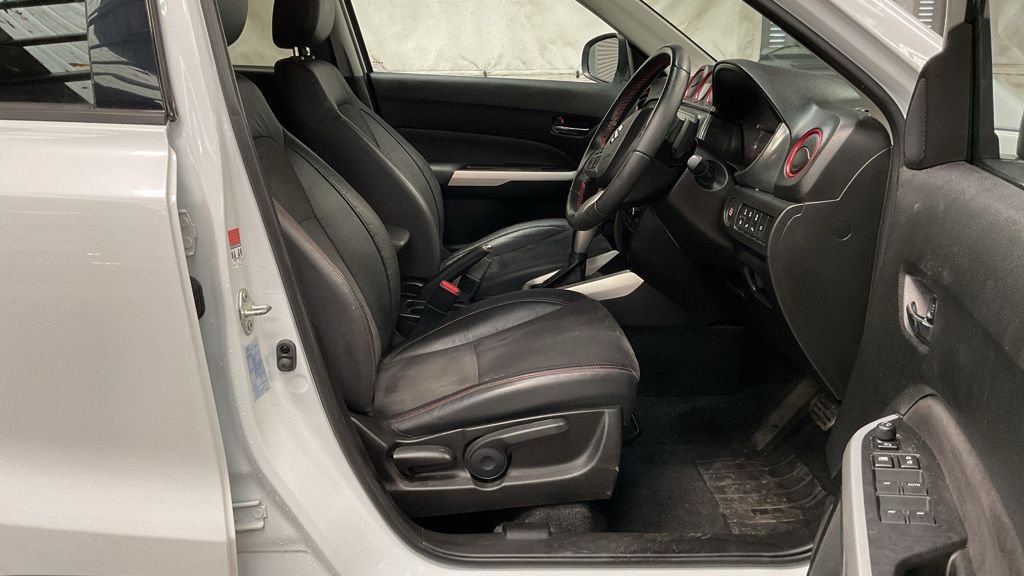 Used Suzuki Vitara 2018 for sale - 76570439: Photo 2