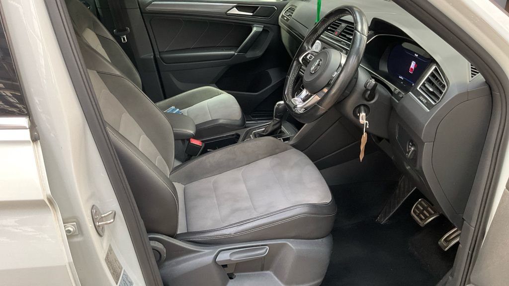 Used Volkswagen Tiguan 2017 for sale - 77990917: Photo 2