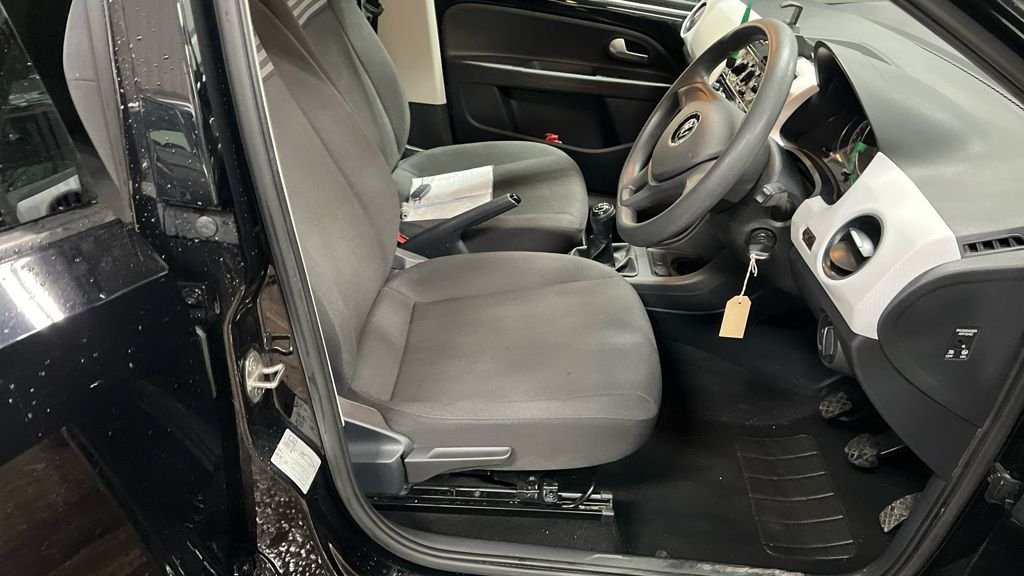 Used Volkswagen up! 2021 for sale - 77133422: Photo 2