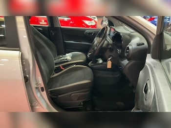 Used Hyundai i10 2021 for sale - 79584933: Photo