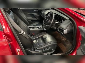 Used Jaguar XE 2016 for sale - 76356445: Photo