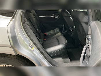 Used Audi Q3 2018 for sale - 78102673: Photo