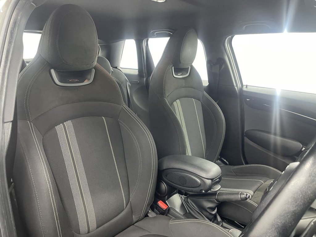 Used MINI Hatch 2018 for sale - 76163420: Photo 2