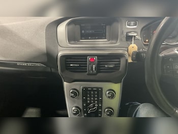 Used Volvo V40 Cross Country 2018 for sale - 76185533: Photo 3