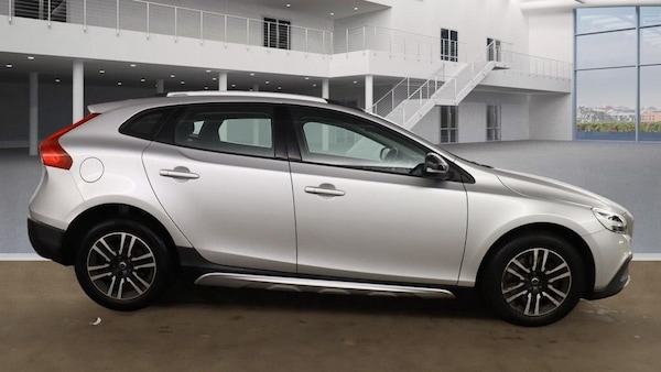 Used Volvo V40 Cross Country 2018 for sale - 76185533: Photo 8
