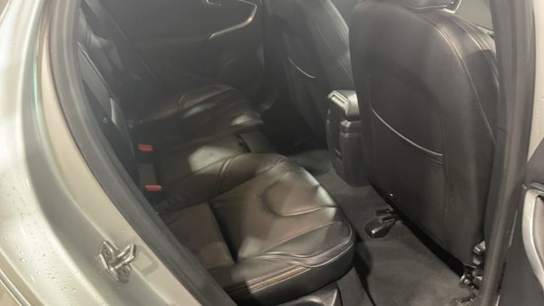 Used Volvo V40 Cross Country 2018 for sale - 76185533: Photo 9