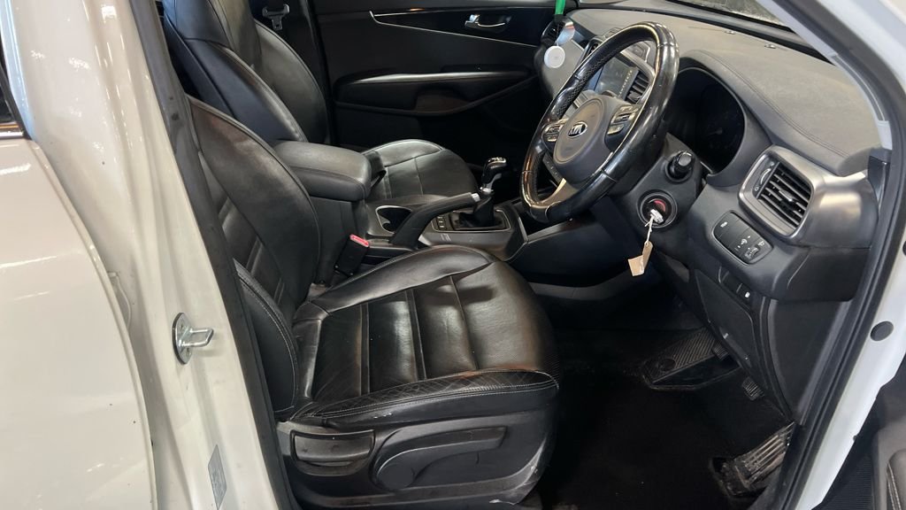 Used Kia Sorento 2017 for sale - 76731234: Photo 2