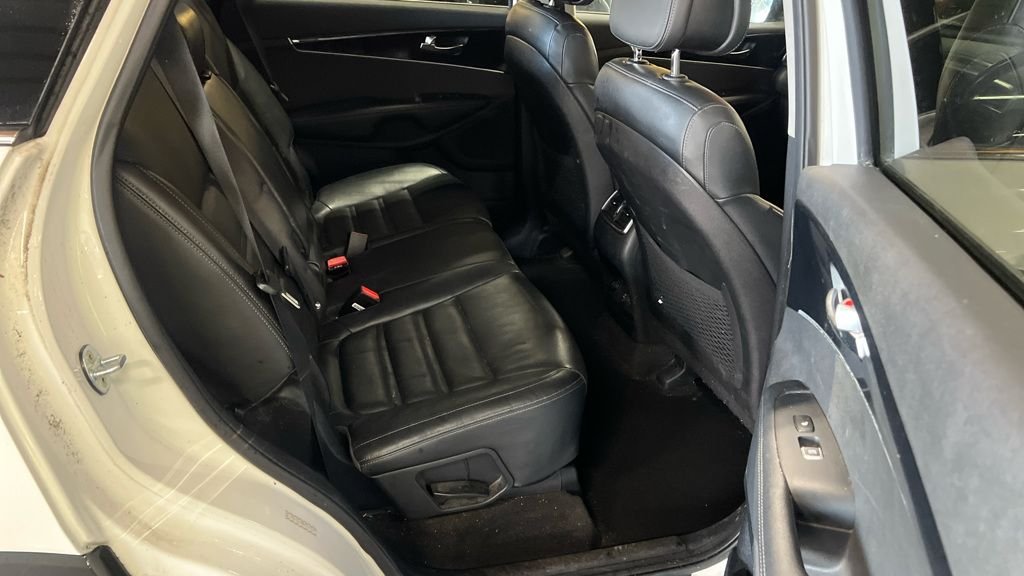 Used Kia Sorento 2017 for sale - 76731234: Photo 9