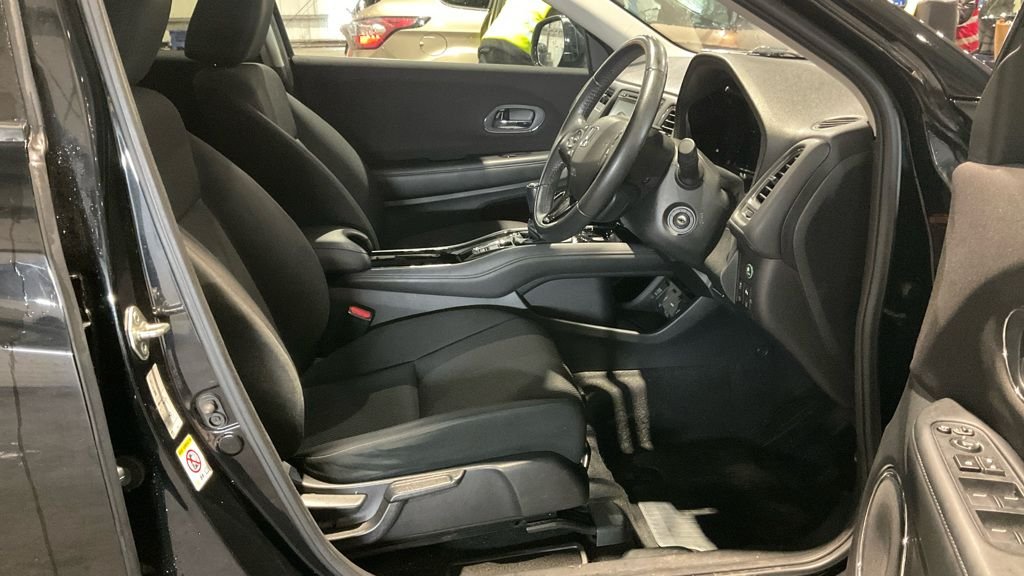 Used Honda HR-V 2018 for sale - 77205386: Photo 2