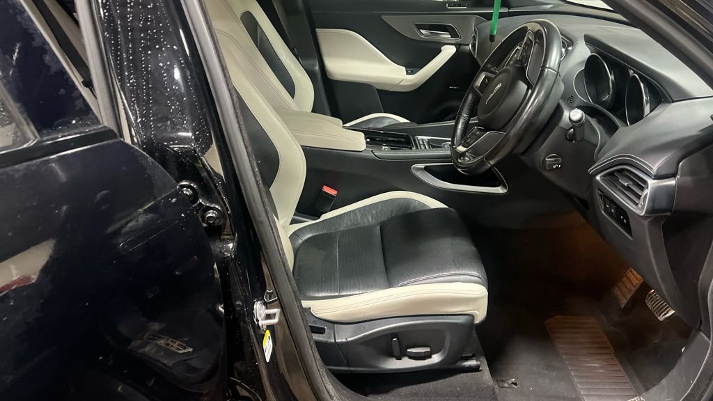 Used Jaguar F-Pace 2017 for sale - 76711262: Photo 2