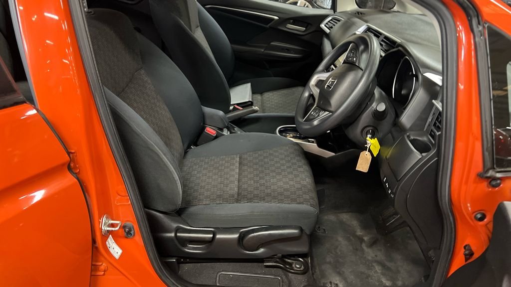 Used Honda Jazz 2016 for sale - 76570345: Photo 2